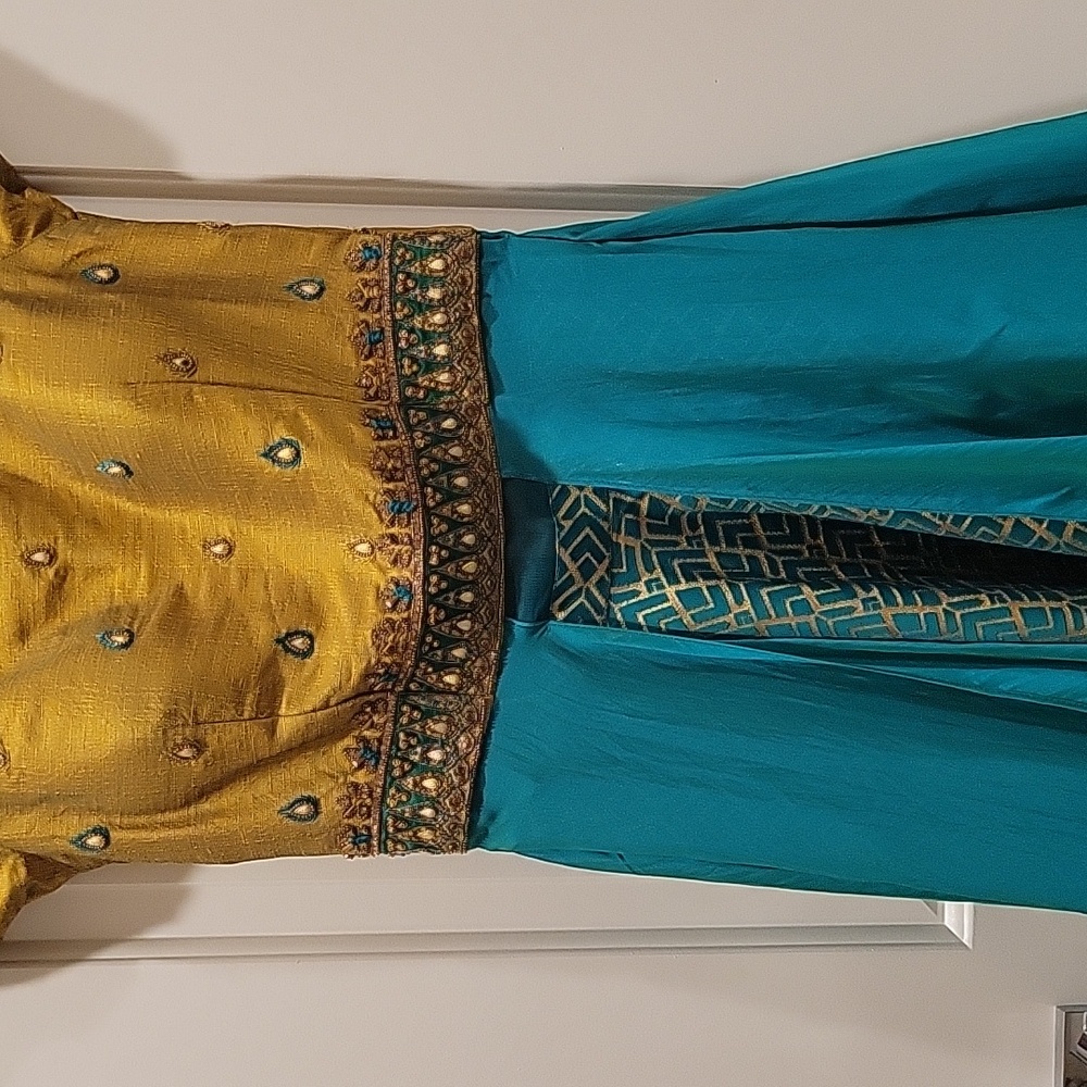 Designer Indian Salwar Suit for Parties – Elegant & Eye-Catching! - Picture 6 of 14